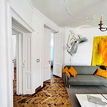 Sada Art Gallery Apartmán *